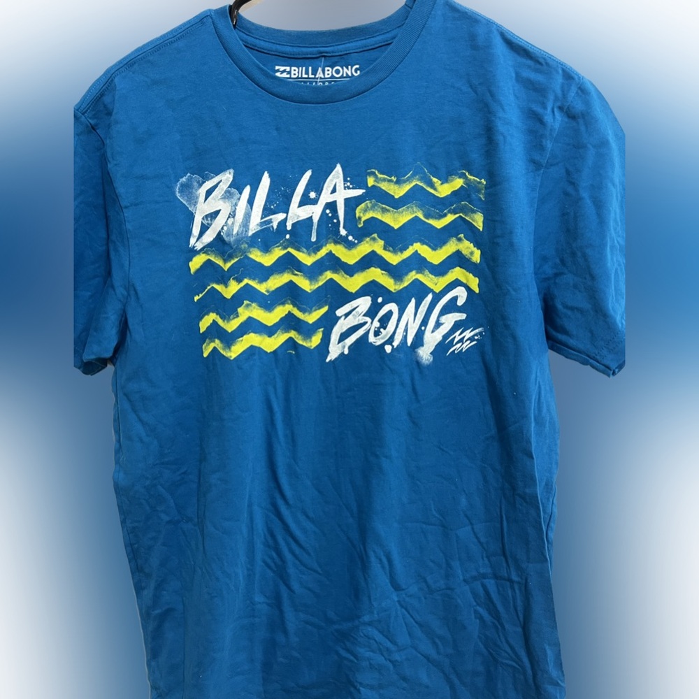 Brand new with tag ! Nice blue Billabong T-shirt ! Size: M
